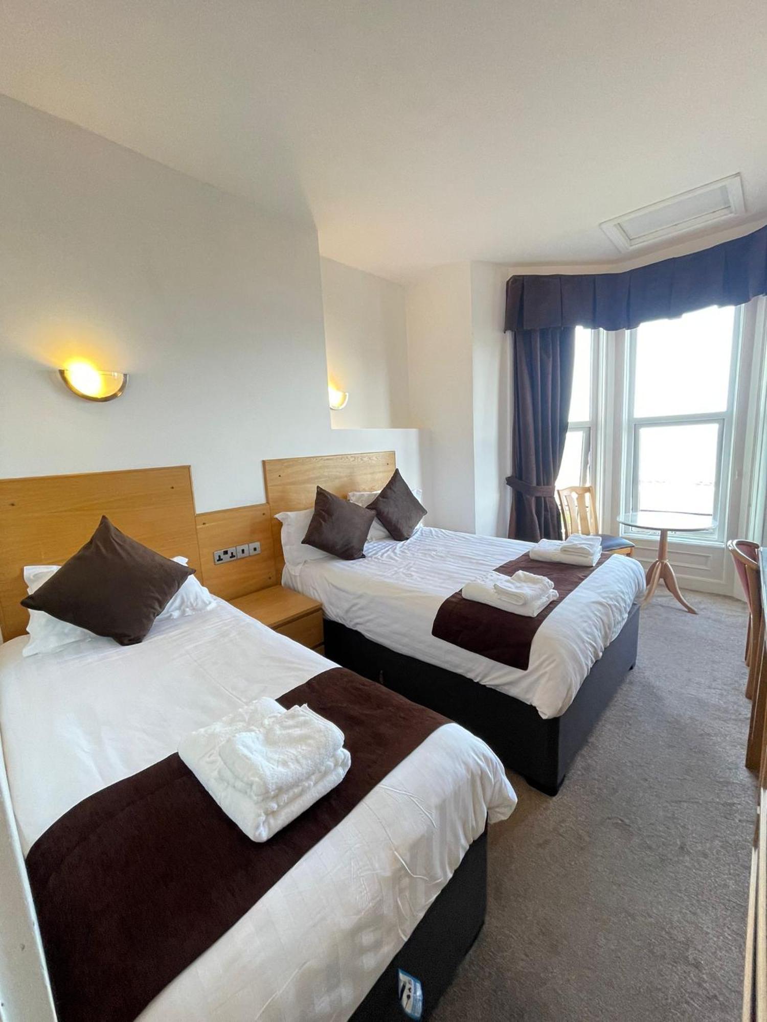 Four Saints Brig Y Don Hotel Llandudno Exterior photo
