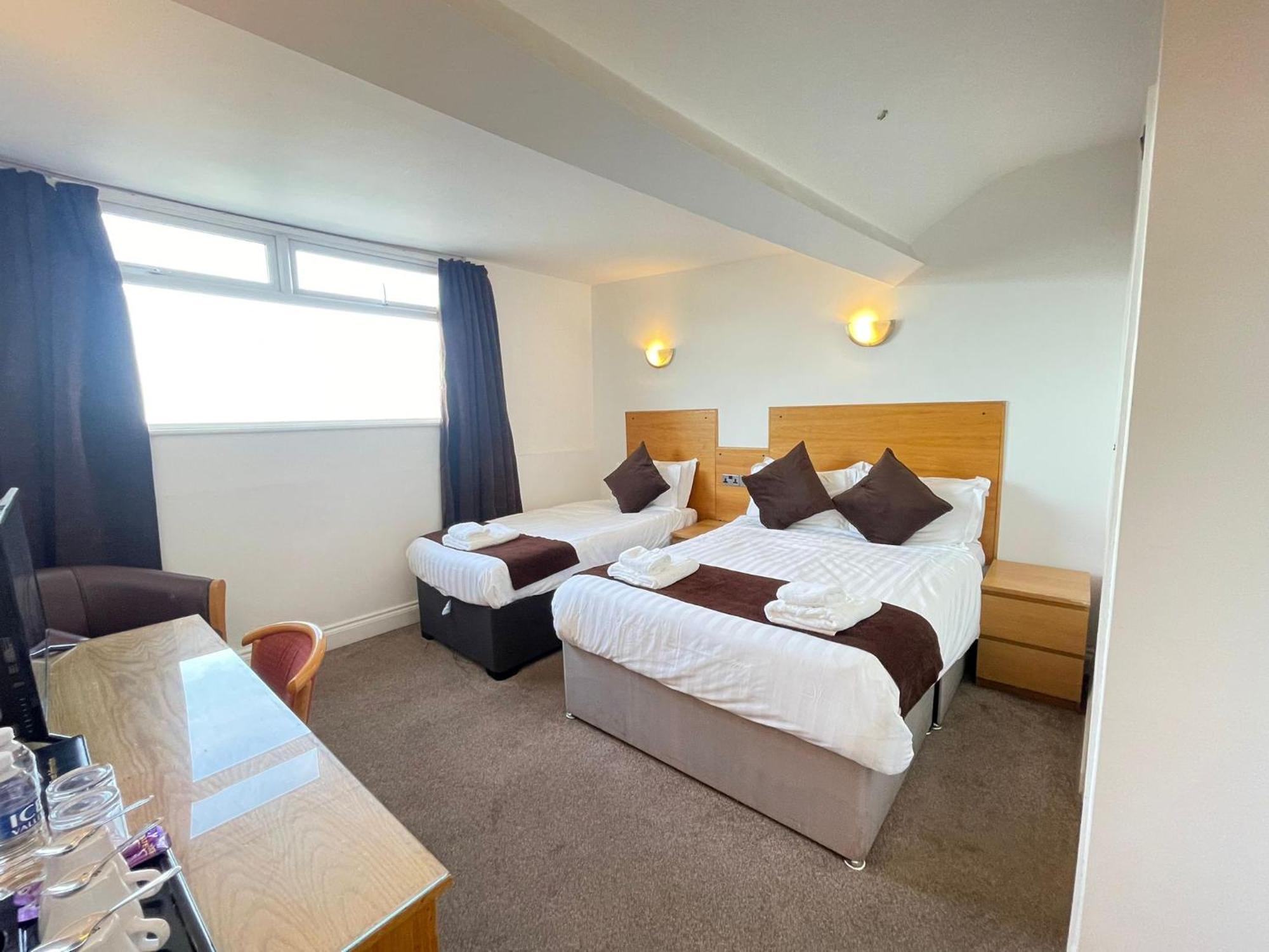 Four Saints Brig Y Don Hotel Llandudno Exterior photo